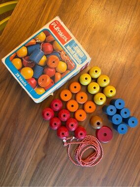 Playskool Jumbo Wooden Lacing Beads - Red, Orange, Yellow, Blue